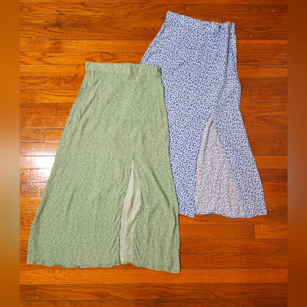 2 for $27! H&M Floral midi skirts